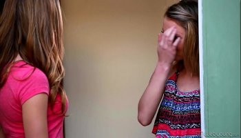 Gloryhole swallows porn